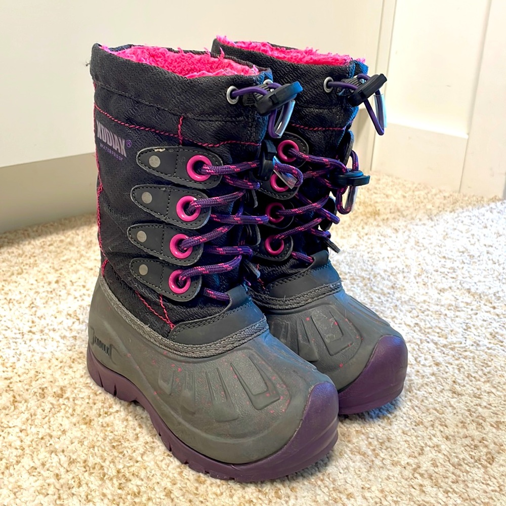 Kodiak Glo kids waterproof boots Size 9